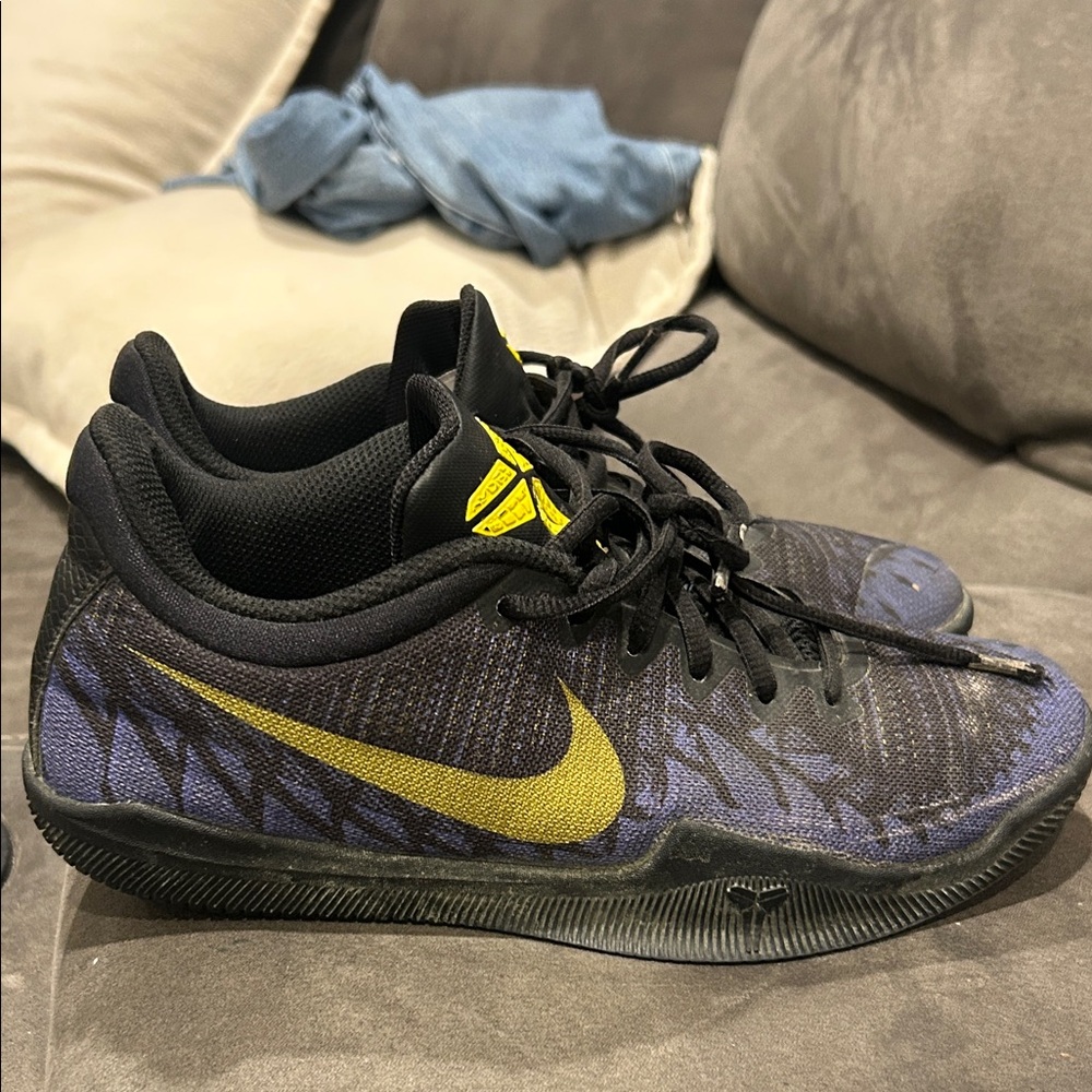 Nike Black and Gold Patterned Sneakers